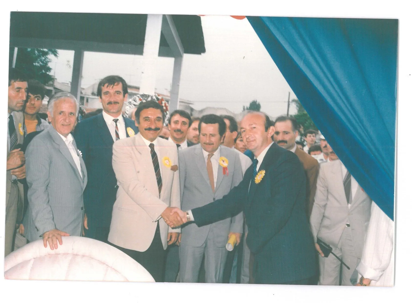 bahar-senlikleri-mobilya-fuarinin-acilisi-1988.webp