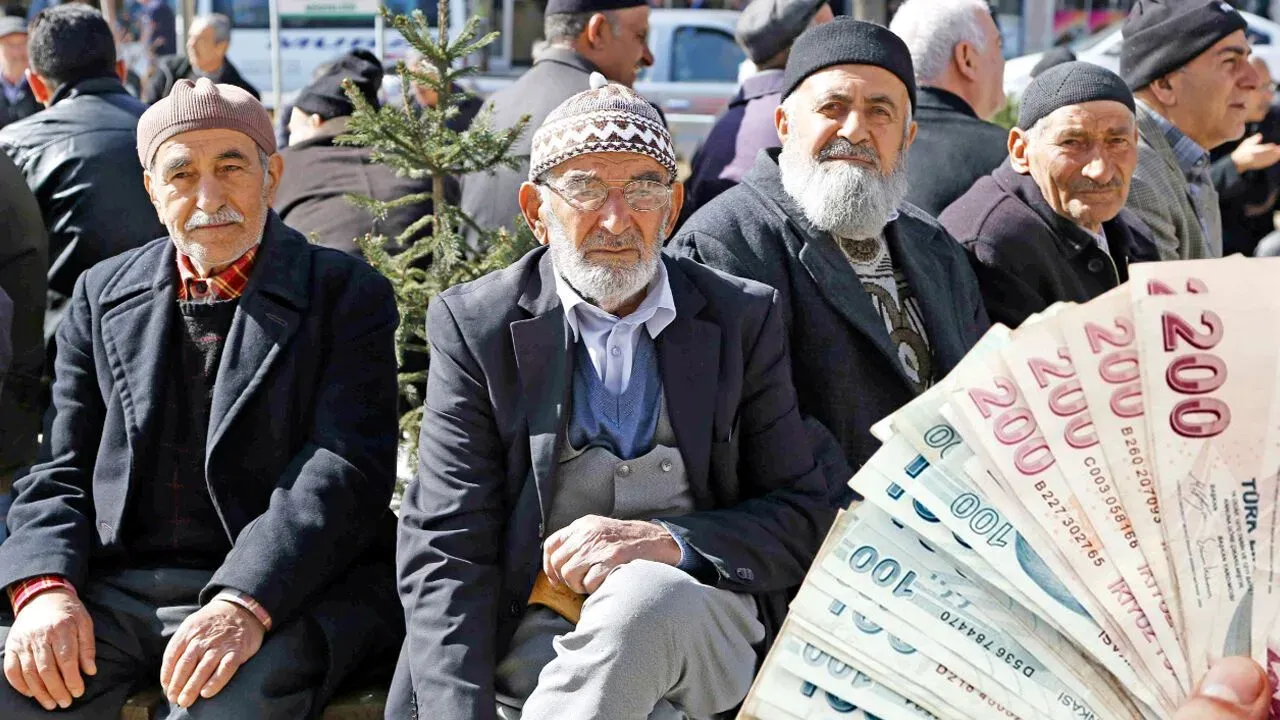 8 Kurumun Ocak 2027 Zam Tahmini Açıklandı! Memur Ve Emekli Maaşları Ne Kadar Olacak?